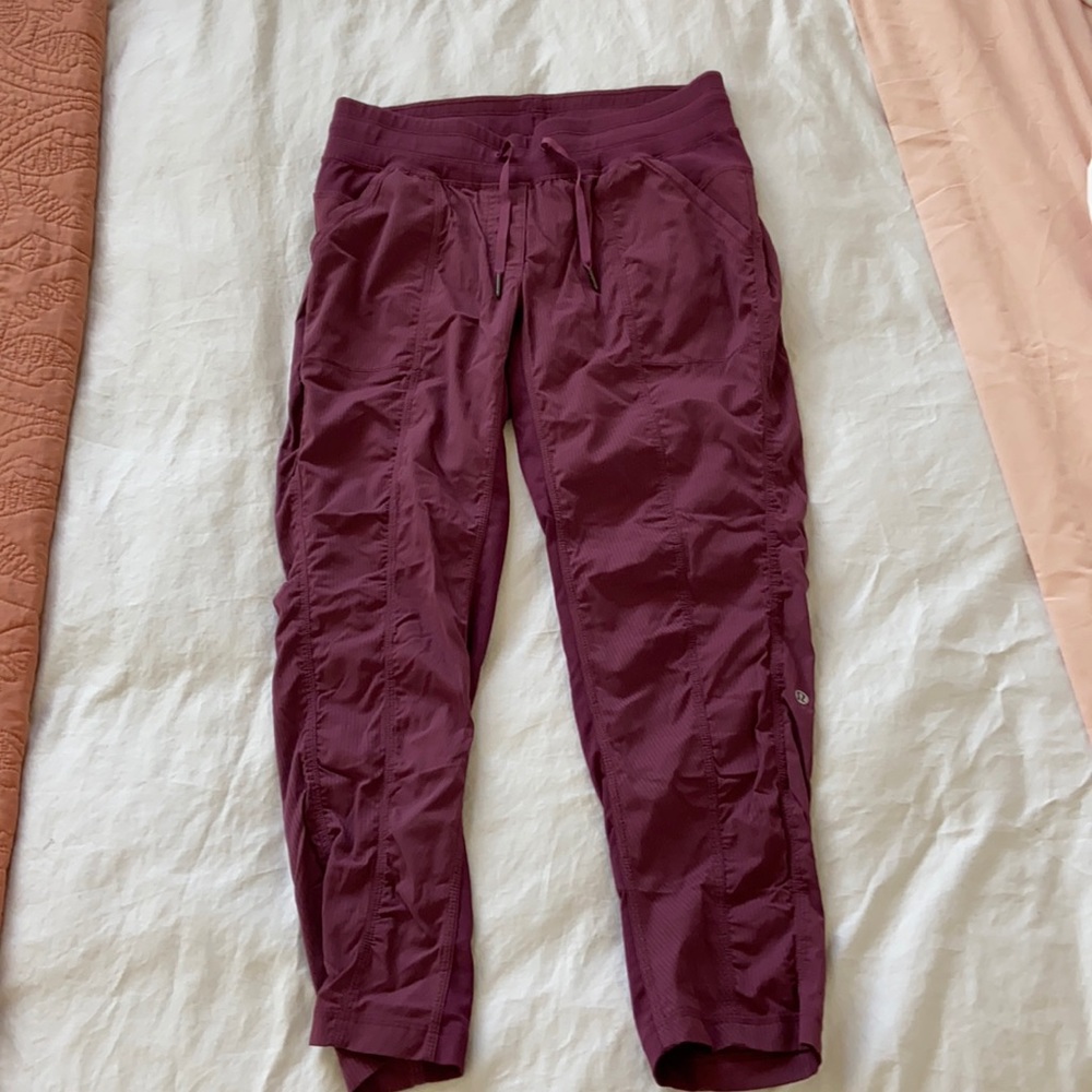 Lululemon Stretch Joggers w/ pockets & bag